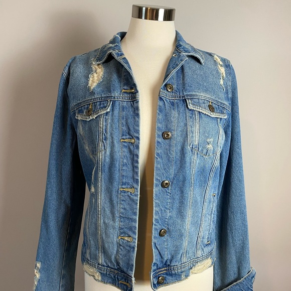 Sneak Peek Jackets & Blazers - NWTs Boutique Distressed Denim Jacket